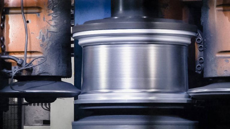 Flowforming einer Alufelge bei BBS