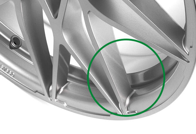 Felge mit Hinterspeichenausfräsung